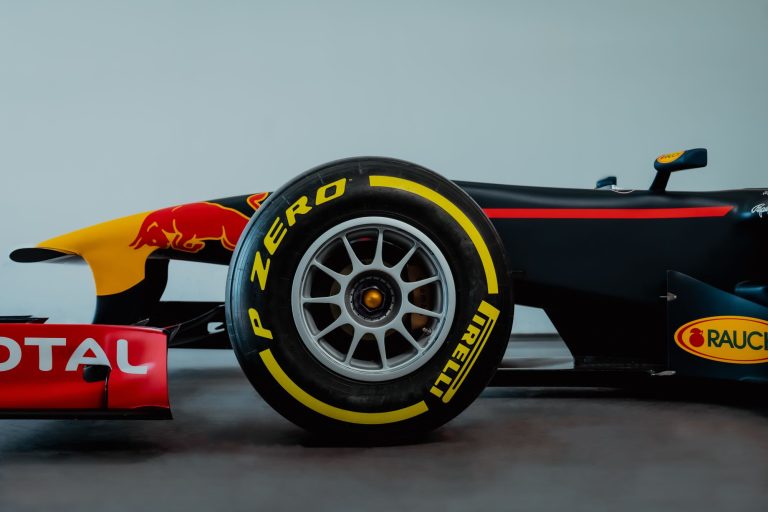 Monopostul Oracle Red Bull Racing se alătură Țiriac Collection
